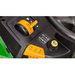 John Deere X117R -Gardena Store John Deere X117R 2